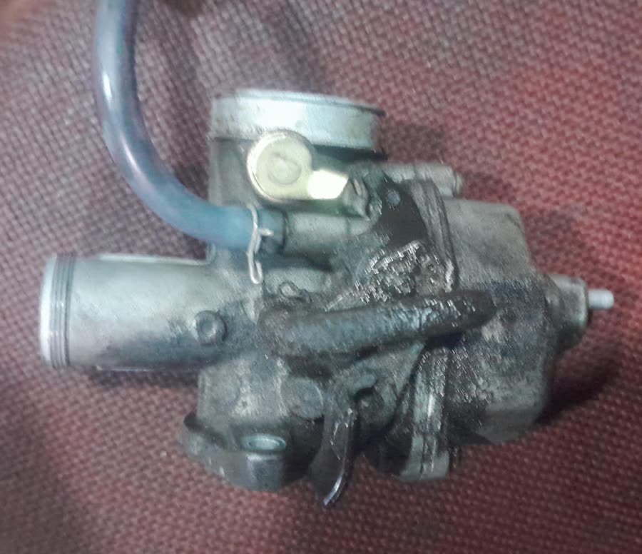 Carburador sucio que genera alto consumo de combustible y fallas